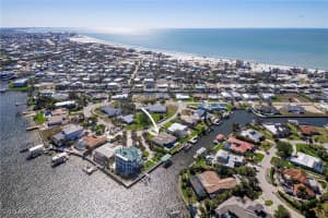 5660 Williams Dr, Fort Myers Beach