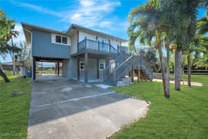 6401 Mannheim Rd, Bokeelia