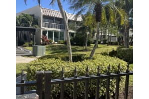 800 River Point Drive, Naples, FL 34102 Sold 05/12/25