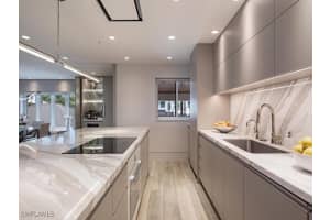 295 5th Avenue, Naples, FL 34102 Sold 09/02/25