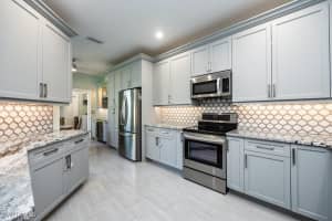 670 Catamaran Court, Naples, FL 34110 - MLS#225011678