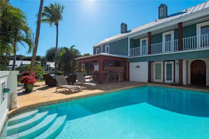 374 14TH Avenue, Naples, FL 34102 Sold 02/27/25