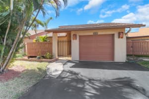 6444 Royal Woods Dr, Fort Myers