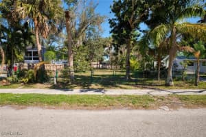 213 Delray Avenue, Fort Myers, FL 33905 - MLS#225011883