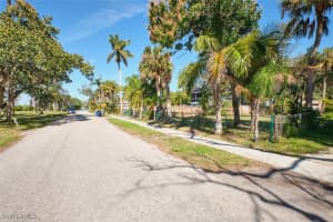 213 Delray Avenue, Fort Myers, FL 33905 - MLS#225011883