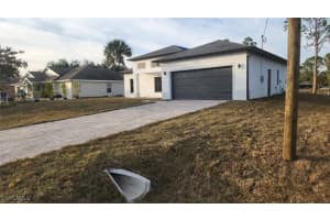 2810 44th Street, Lehigh Acres, FL 33976 - MLS#225011894