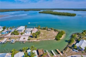 105 Bayshore Way, Goodland