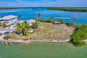 105 Bayshore Way, Goodland, FL 34140 - MLS#225012146