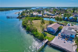 105 Bayshore Way, Goodland, FL 34140 - MLS#225012146