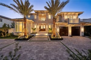 1910 4th St S, Naples