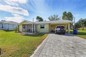 5571 Avenue D, Bokeelia