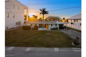 1796 Holiday Lane, Naples, FL 34104 - MLS#225012420