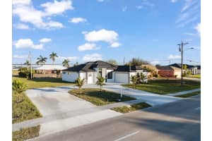 19 Chiquita Boulevard, Cape Coral, FL 33993 Sold 04/11/25