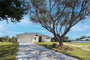 6321 Castlewood Circle, Fort Myers, FL 33905 Sold 06/05/25