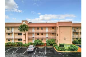 200 Turtle Lake Court, Naples, FL 34105 Sold 02/18/25