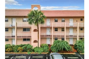 200 Turtle Lake Court, Naples, FL 34105 Sold 02/18/25