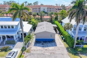 162 Jeepers Dr, Naples