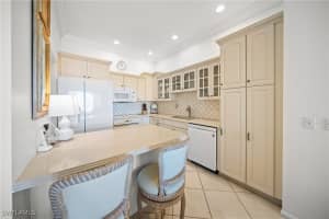 1212 BENJAMIN FRANKLIN Drive, Sarasota, FL 34236 - MLS#225013174