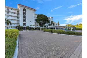 37 High Point Circle, Naples, FL 34103 Sold 04/28/25