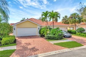 4255 Redonda Ln, Naples