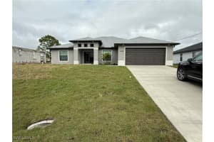 910 Acacia Avenue, Lehigh Acres, FL 33972 Sold 03/07/25