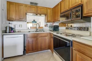 2066 Pine Isle Lane, Naples, FL 34112 - MLS#225013676