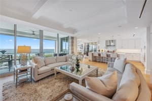 6897 Grenadier Boulevard, Naples, FL 34108 Sold 09/03/25