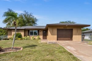 1621 Se 21st Ter, Cape Coral
