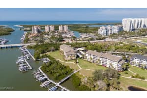 320 Horse Creek Drive, Naples, FL 34110 Sold 04/24/25