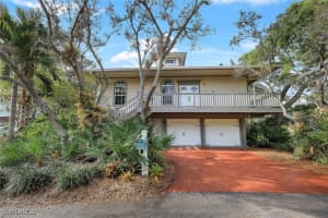 3812 Survey Circle, Bonita Springs, FL 34134 Sold 10/21/25