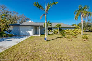 952 Ione Dr, Fort Myers