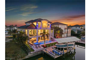 380 Trade Winds Avenue, Naples, FL 34108 - MLS#225014463