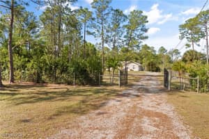 521 Everglades Boulevard, Naples, FL 34117 Sold 05/30/25