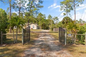 521 Everglades Boulevard, Naples, FL 34117 Sold 05/30/25