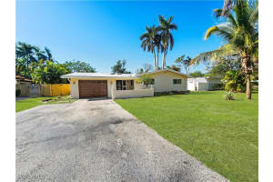 1348 Woodmere Ln, Fort Myers