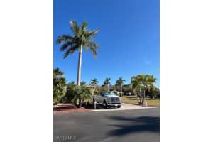 5464 Cypress Trail Resort Circle, Fort Myers, FL 33905 Sold 04/03/25