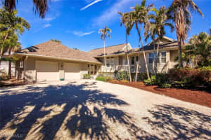706 Gopher Walk Way, Sanibel
