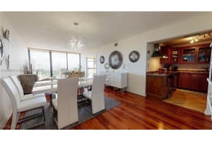 3625 N Country Club Dr 2604, Aventura