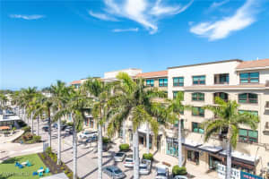 9123 Strada Place, Naples, FL 34108 Sold 04/28/25