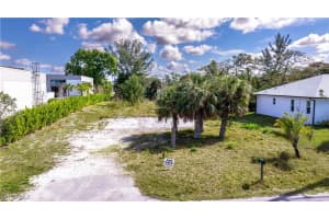 2471 Pine Street, Naples, FL 34112 Sold 09/26/25