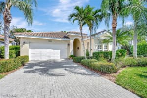 14472 Sterling Oaks Dr, Naples