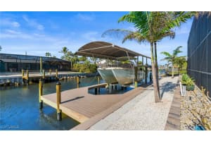 333 Madison Court, Fort Myers Beach, FL 33931 Sold 04/30/25