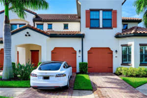 15148 Palmer Lake Cir 103, Naples