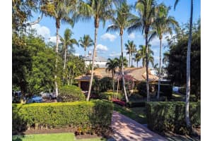 1825 Gordon Dr E, Naples