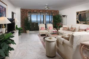 8171 BAY COLONY Drive, Naples, FL 34108-7561 - MLS#225016281