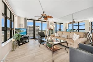 320 Seaview Court, Marco Island, FL 34145 - MLS#225016292