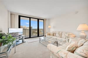 320 Seaview Court, Marco Island, FL 34145 - MLS#225016344