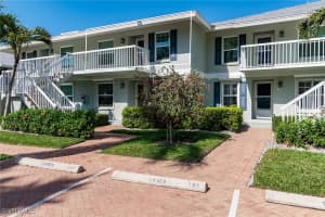 676 Elkcam Circle, Marco Island, FL 34145 Sold 04/07/25