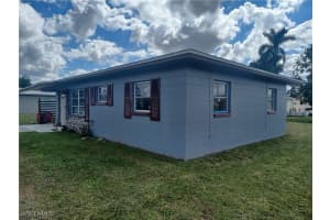 302 E Jersey Rd, Lehigh Acres