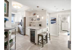 430 Cove Tower Drive, Naples, FL 34110 Sold 07/11/25